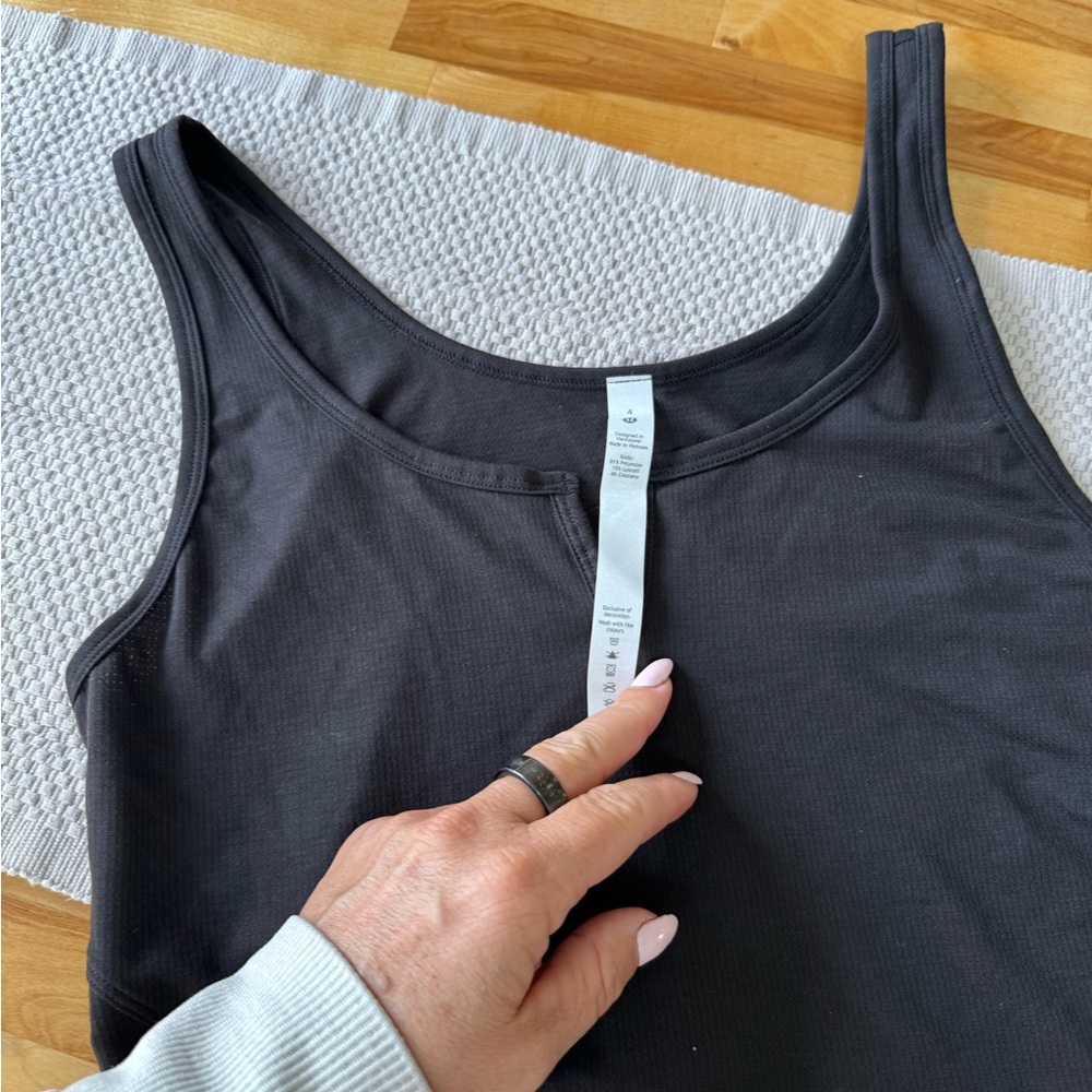 Lululemon crop top